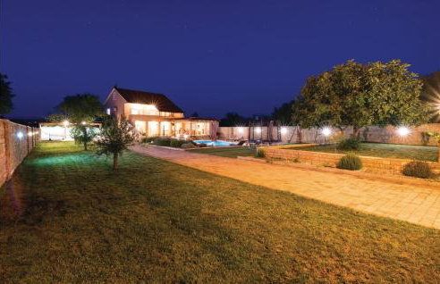 Five-Bedroom Holiday Home In Gorica - Foto 18