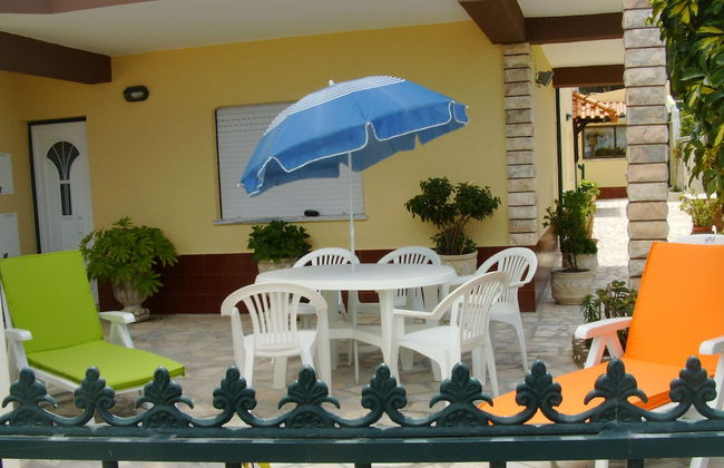 3 Bedroom Apartment in a Ground Floor of a Vila Wseparate Kitchen Living Room - Foto 51