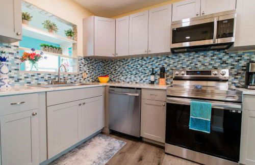 Lovely vacation home 1 block from beach & downtown Gulfport - Foto 39