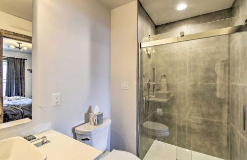 Elkhart Lake Townhome, Mins to Road America! - Foto 15