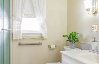 Charming Entire Home,18m to Manhattan, Home Theater - Foto 6