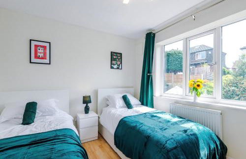 3 BR Property in Prestwich 15 mins from Manchester City Centre Garden Free parking Superfast WIFI Netflix - Foto 8