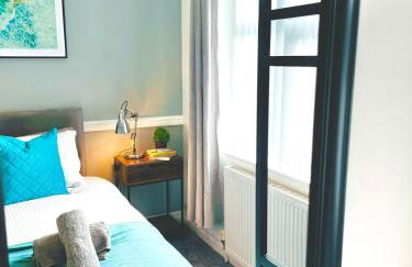 Ideal 4 Bed Home sleeps 7 Nr Middlebrook Stadium - Foto 51