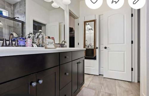 4BR Home close to Airport - Foto 20