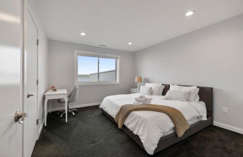 Piermont Waterfront Villa with Hot Tub - Photo 7