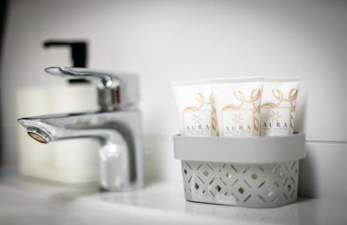 MOLA Apartments-Ferienwohnung für 5 Personen-separater Eingang-Gratis Parkplatz-Terrasse-Grill-Highspeed WLAN-auch für Langzeit geeignet - Foto 23