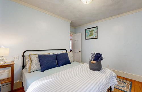 Walk to Transit and Eats! Urban Oasis in Newton - Foto 12