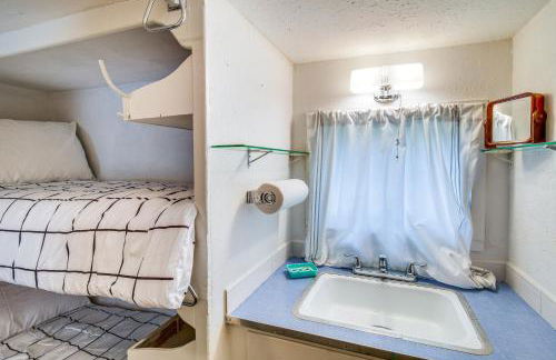 Pet-Friendly Fort McCoy Cabin with Fire Pit! - Foto 18