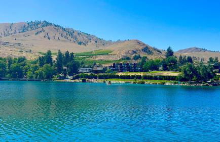 Lakeside luxury with hot tub and pool - Foto 52