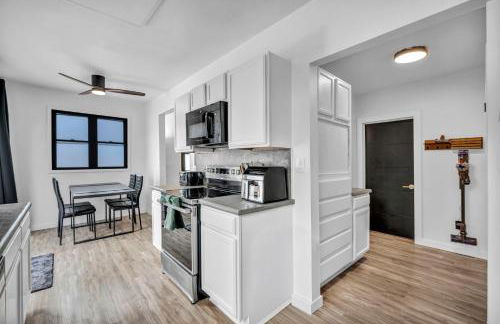 Modern Stylish Urban Haven 4 Bedroom 2 Bath - Dog Friendly - Foto 63