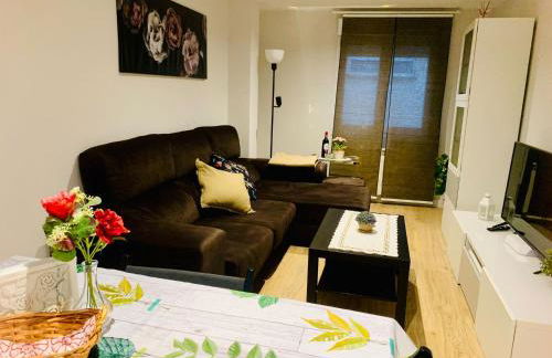 Piso recien reformado y con buena ubicación - Foto 1