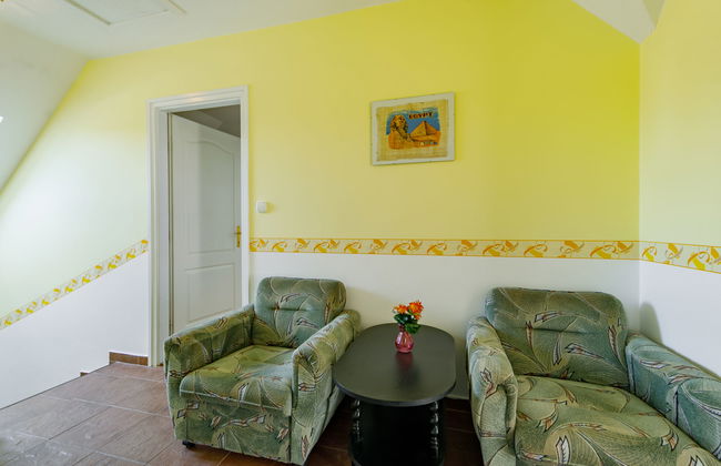 4 bedroom House in Balatonszárszó with private pool and garden - Photo 23