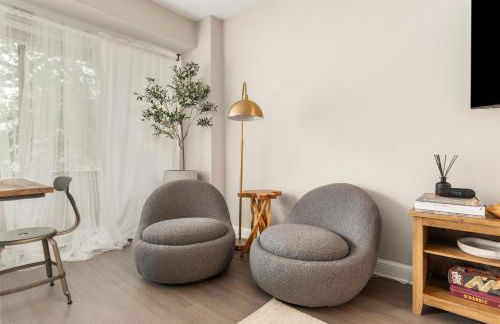 The Morgan - Refined 2BR King Suite with Free Parking - Foto 6