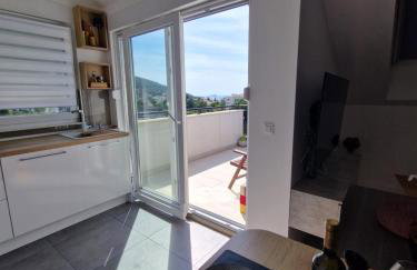 Apartments Mak & Lux - sea & sunset top view - Photo 24