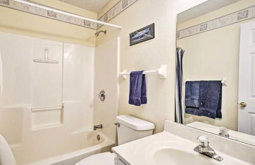 Dock and Waterfront Deck! Lake of the Ozarks Home - Foto 12