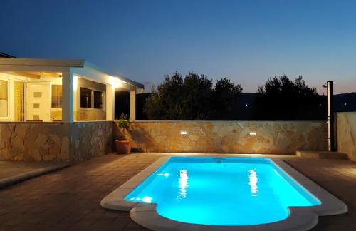 Holiday home with private pool and mini golf Fjaka, Zadar region - Photo 9