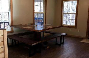 Stunning Getaway Cabin with Expansive Decks near Huntington, West Virginia - Foto 24