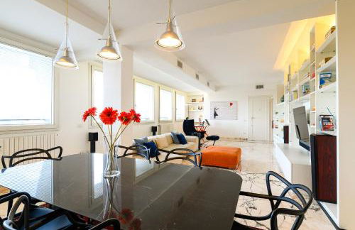 Peaceful Penthouse with Garage by NDP rent - Foto 11