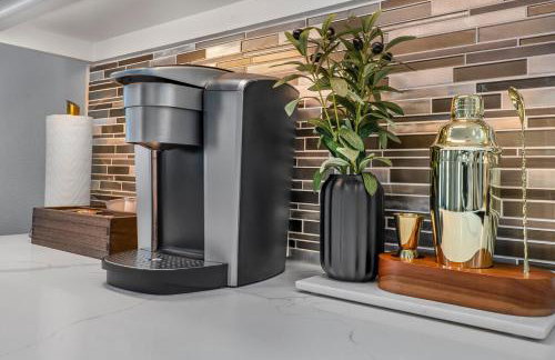 Waterfront Home with Views - Hot Tub & Movie Theatre - Foto 22