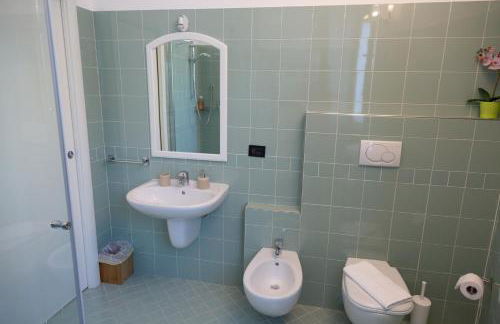 Bellagio Love apartment Pool Near lake Free parking - Foto 29