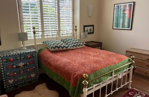 Charming Old Schoolroom - Photo 24