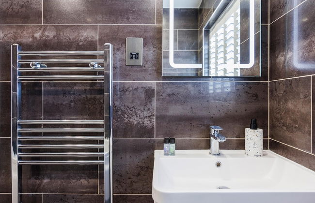 Luxurious - Pool Table - Games Room - Free Parking - Photo 62