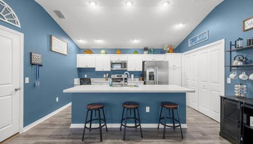 Luxe 2BR in The Villages, Mins to Eastport Town Square With Patio and Kingbed - Foto 3