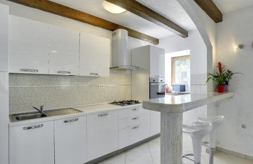 Villa in Lupoglav With Pool Near the Sea - Foto 32