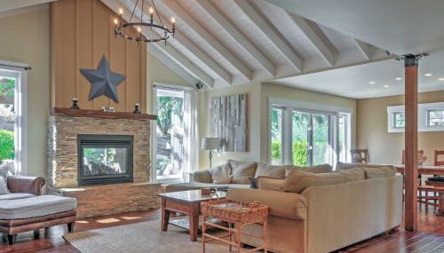 Gorgeous Wapato Point Lakehouse with Private Hot Tub - Foto 3