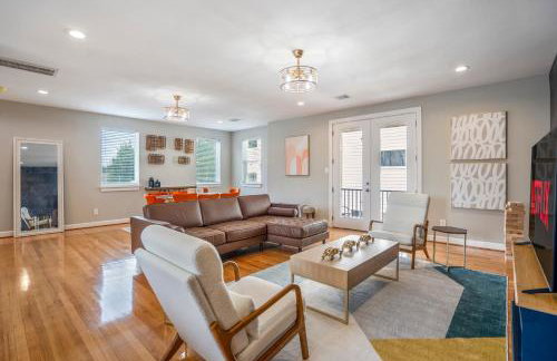 Spacious 3 Bed House near MD Anderson with Free Parking & Wi-Fi - Photo 8