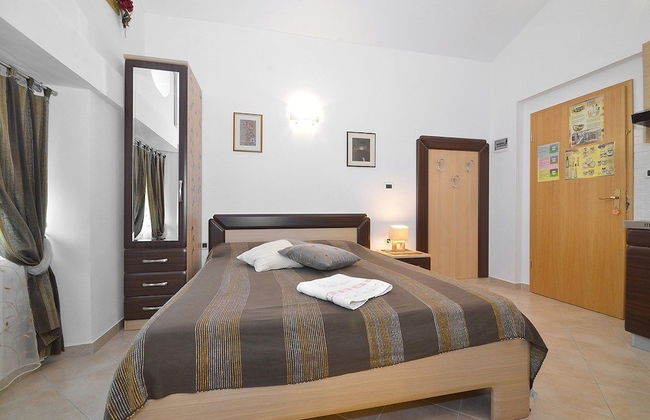 Bella Vista Apartments - Photo 10