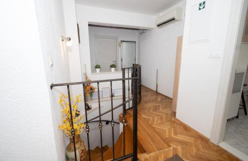 Spacious villa for 10 with a big private pool - Photo 53