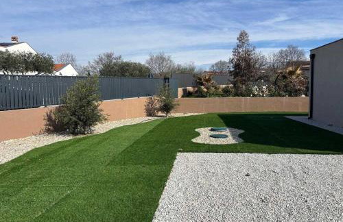 Vila Kumpanija with Pool by Vacay Villas - Foto 23