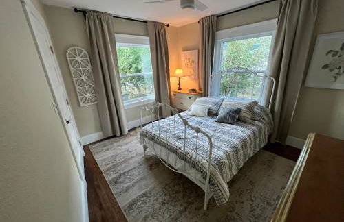 Downtown Williams, walk everywhere, remodeled - Photo 13