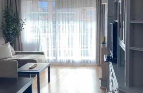 Family-Friendly Home in Central Barcelona 4BDR - Photo 4