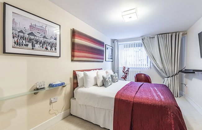 Canary Wharf Luxury Apartments - Photo 30