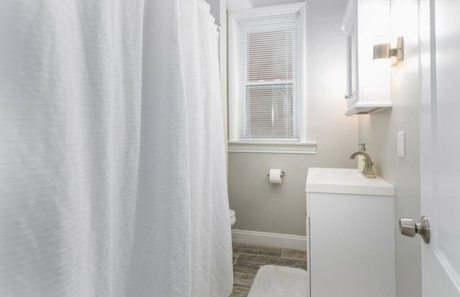 Cozy Family Home - Walk to MO Botanical Gardens - Photo 38