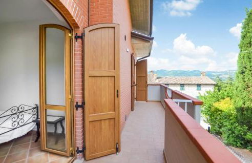 3 Bedroom Cozy Apartment In Gubbio - Foto 8