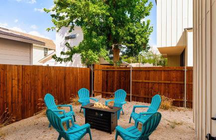 Eastside Family Luxury Retreat with Pool near Downtown - Foto 26