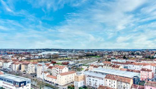 Le Panoramique - Grand T2 métro B Oullins - Foto 5
