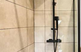 Modern 3 Bedroom Apartment - Photo 19