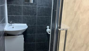 Beachy Vibes and Chill Times 2 bed chalet in Leysdown - Foto 3