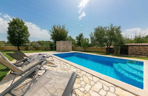 Mediterrane Villa mit privatem Salzwasserpool, Babybett, Whirlpool, Tischtennis, Spielplatz - Foto 2
