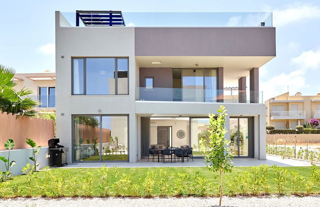 Beach Sand Villas - Beachfront Rooftop Pool - Photo 22