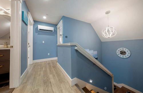 Luxe Coastal Retreat with Hot Tub & Spring Fires - Foto 27