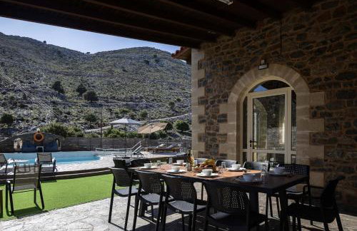 Villa Pasiphae - With Private Heated Pool - Photo 22