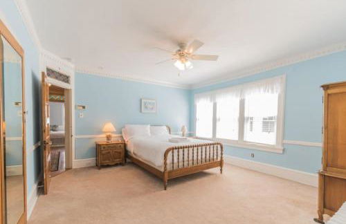 Beach Block 7 bdrms Parking Patio and Sunroom - Foto 18