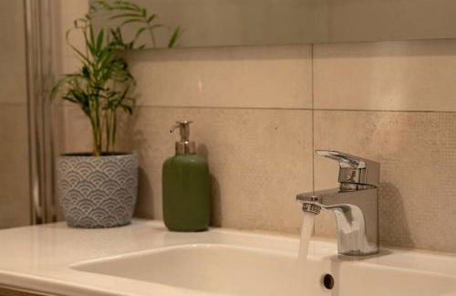 Bel appartement avec baignoire - Photo 9