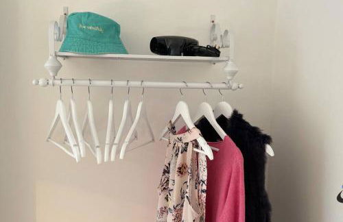 Petham Cottage Stanwick 2 bed sleeps 6 - Photo 40