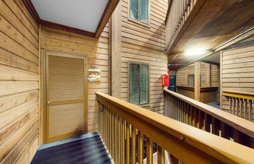 First-Floor Condo Steps from the Beach with Shared Pools, Hot Tub, Game Room - Foto 14